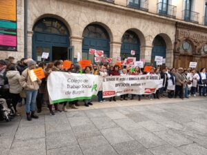 Concentracion denuncia  listas de espera SAD